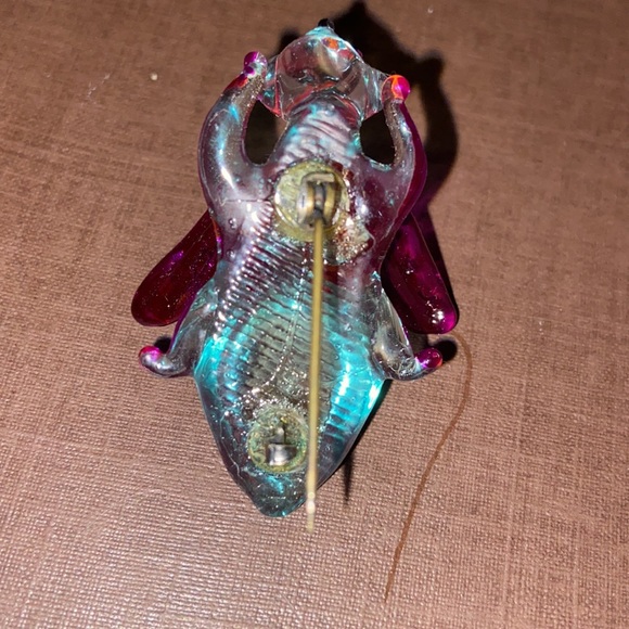 Vintage glass flying insect pin/brooch - Picture 4 of 14